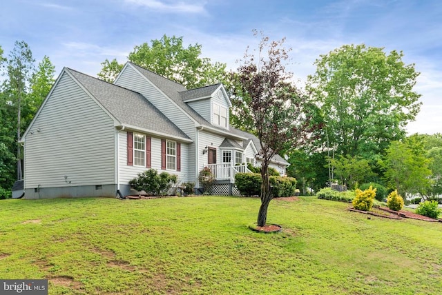 4117 Dartmoor Ct, Fredericksburg, VA 22408 - view of front facade featuring a front lawn, roof with shingles, and crawl space
