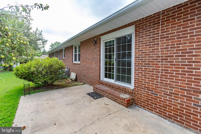 307 Butternut Dr, Fredericksburg, VA 22408 - view of patio
