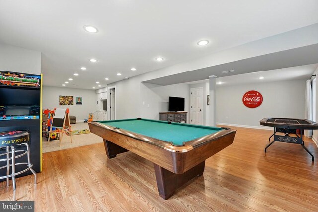 rec room with recessed lighting, light wood finished floors, pool table, and baseboards