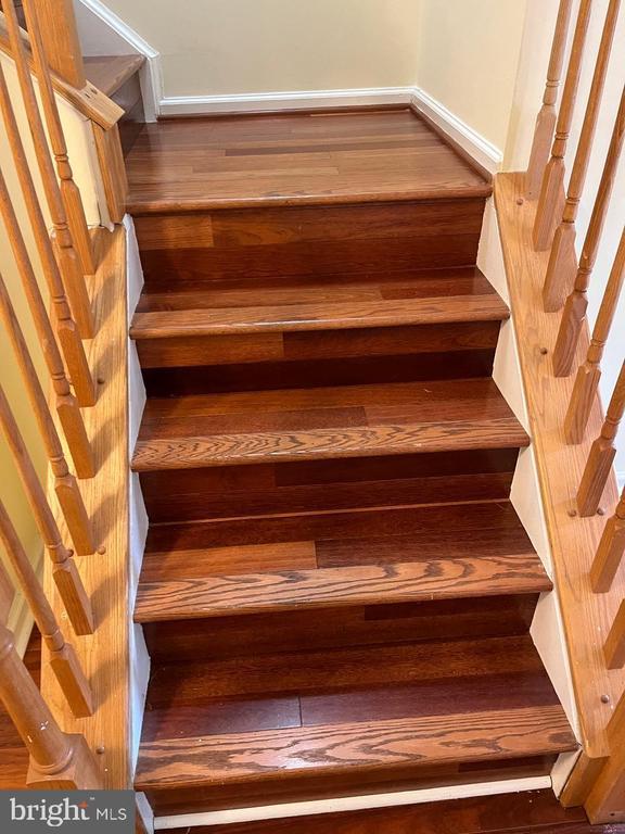 9808 Bartley Ct, Fredericksburg, VA 22408 - stairs with baseboards