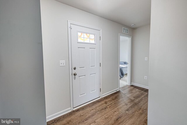 2612 High Pt, Culpeper, VA 22701 - entryway with wood finished floors and baseboards