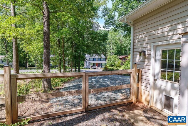 895 Jefferson Dr, Palmyra, VA 22963 - view of gate