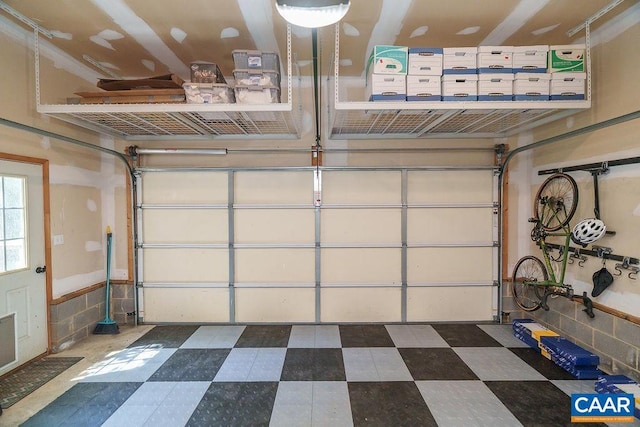 895 Jefferson Dr, Palmyra, VA 22963 - view of garage