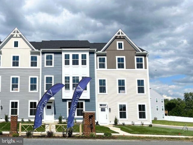 7861 Harlow Cir, Spotsylvania, VA 22551 - view of property featuring board and batten siding