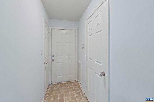 260 Riverbend Dr Unit 3C, Charlottesville, VA 22911 - entryway featuring baseboards