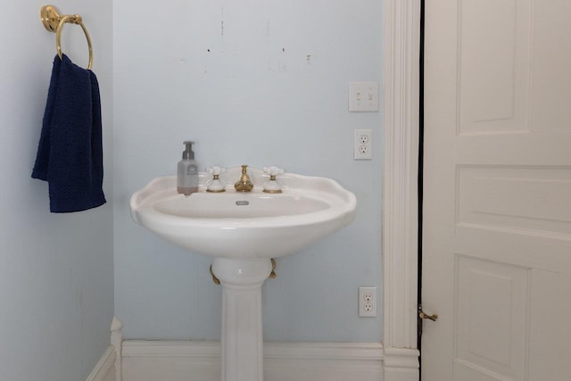 557 Wayne Ave S, Waynesboro, VA 22980 - view of bathroom