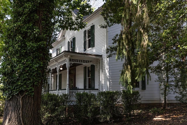 557 Wayne Ave S, Waynesboro, VA 22980 - view of property exterior with a porch