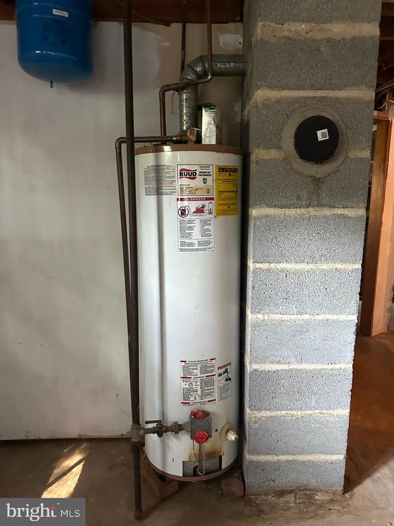 501 Lesco Blvd, Culpeper, VA 22701 - utilities with water heater