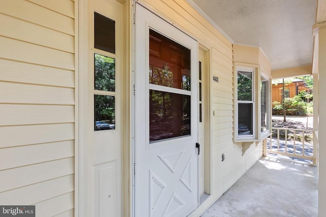 447 Laurel Ave, Fredericksburg, VA 22408 - property entrance featuring a porch
