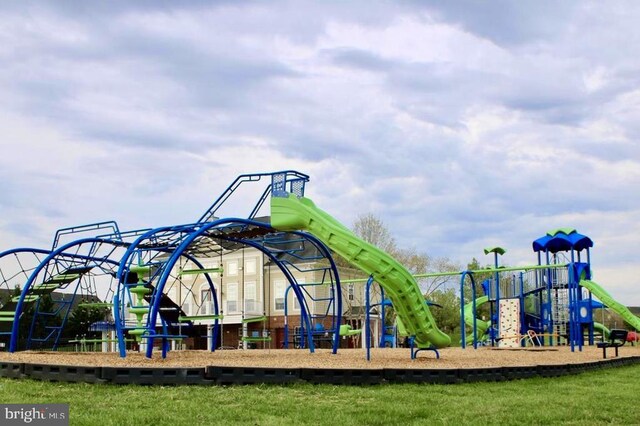 5502 Joshua Tree Cir, Fredericksburg, VA 22407 - view of community play area