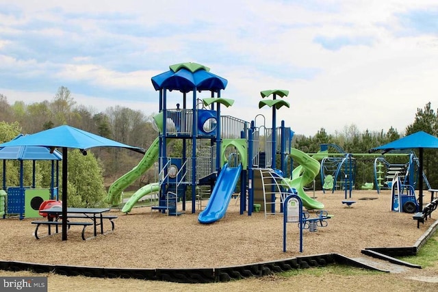 5502 Joshua Tree Cir, Fredericksburg, VA 22407 - view of community jungle gym