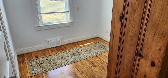 108 Parkview Dr, Waynesboro, VA 22980 - interior details with wood finished floors, visible vents, and baseboards