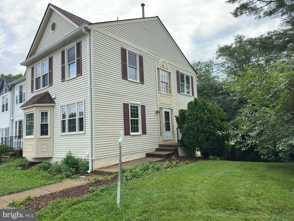751 Cherry Tree Ln, Warrenton, VA 20186 - photo 2