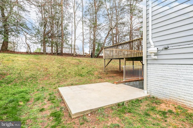 11218 Glen Park Dr, Fredericksburg, VA 22407 - view of yard with a wooden deck and a patio area