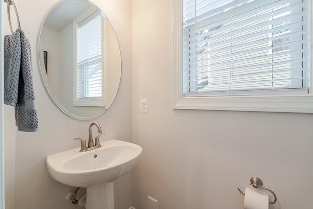 237 Ridgeline Dr, Waynesboro, VA 22980 - bathroom with a sink