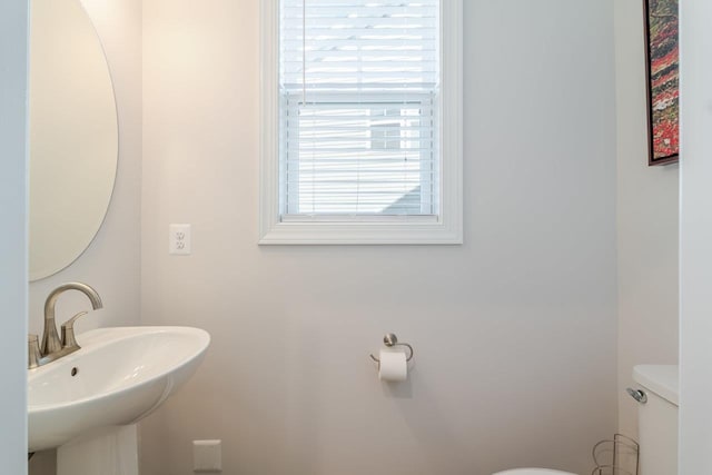 237 Ridgeline Dr, Waynesboro, VA 22980 - bathroom featuring a sink and toilet