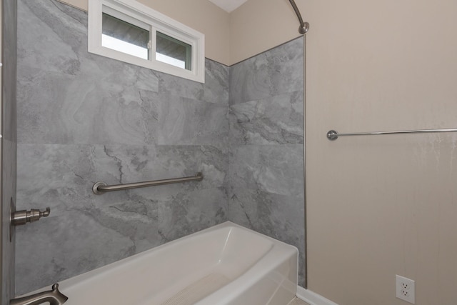 640 Greenwood St, Rockingham, VA 22801 - full bath featuring  shower combination