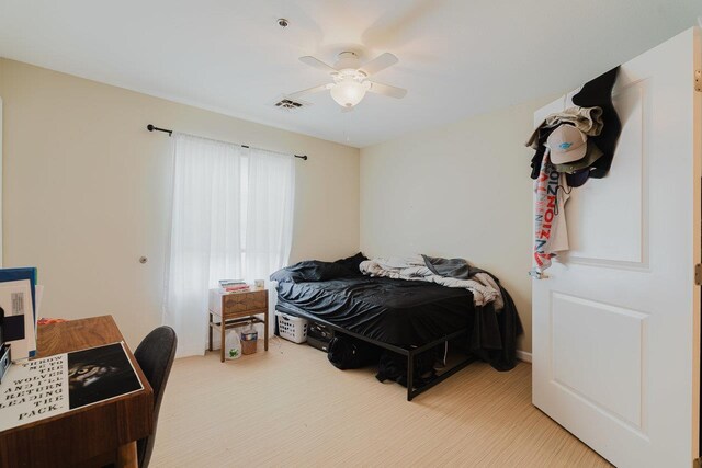 510 Davis Mills Dr Unit 103, Harrisonburg, VA 22801 - carpeted bedroom with a ceiling fan