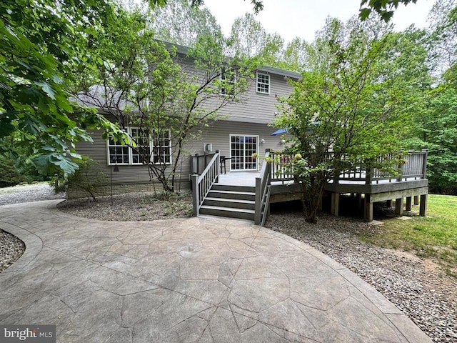 6609 Turkey Run Dr, Fredericksburg, VA 22407 - back of property featuring a wooden deck