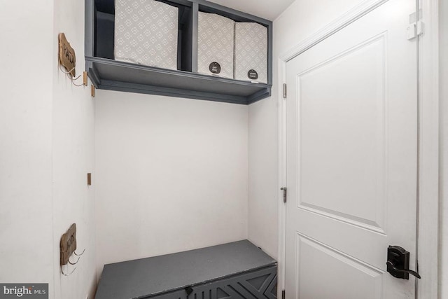9523 Fall Haven Rd, Fredericksburg, VA 22407 - view of mudroom