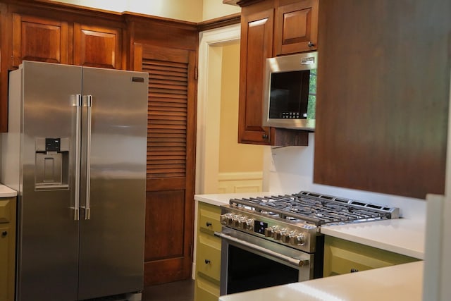 645 Cherry Ave, Waynesboro, VA 22980 - kitchen featuring stainless steel appliances and light countertops