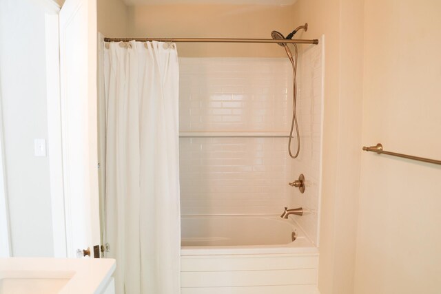 645 Cherry Ave, Waynesboro, VA 22980 - full bath with shower / bath combo with shower curtain and vanity