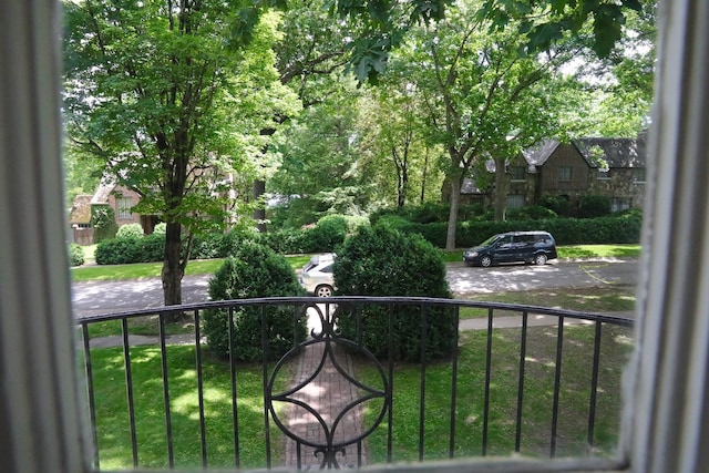 645 Cherry Ave, Waynesboro, VA 22980 - view of balcony