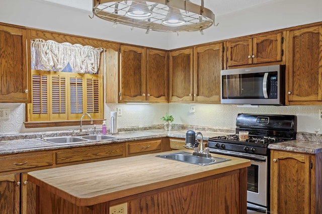 9871 Briery Branch Rd, Dayton, VA 22821 - kitchen featuring stainless steel appliances, a sink, wood counters, and a kitchen island