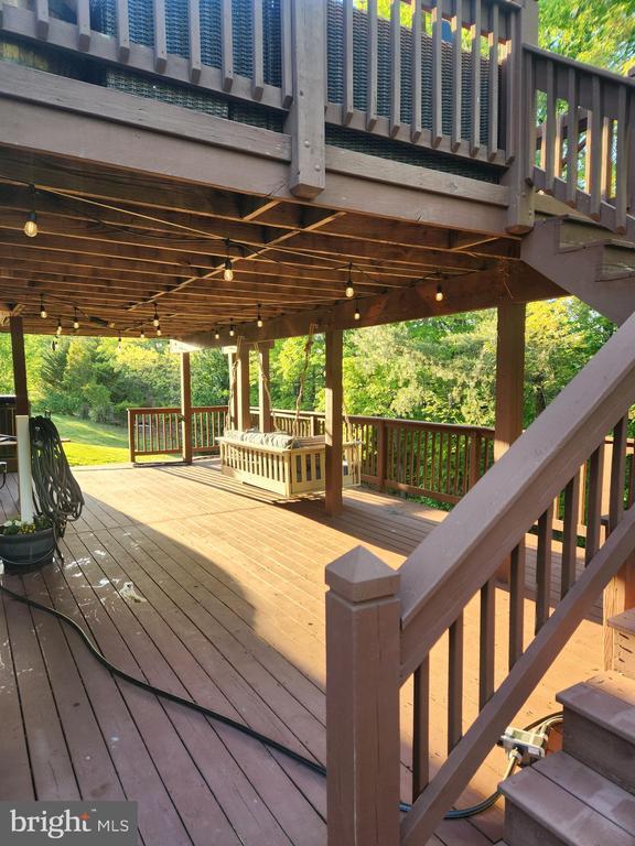 10010 Peppermill Ct, Fredericksburg, VA 22407 - view of wooden deck