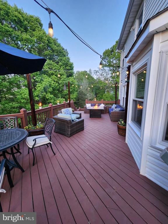 10010 Peppermill Ct, Fredericksburg, VA 22407 - wooden terrace featuring an outdoor living space with a fire pit