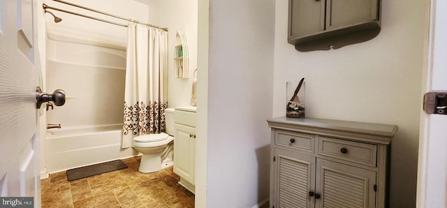 1884 Kennon Rd, Mineral, VA 23117 - full bathroom featuring shower / bath combo with shower curtain and vanity