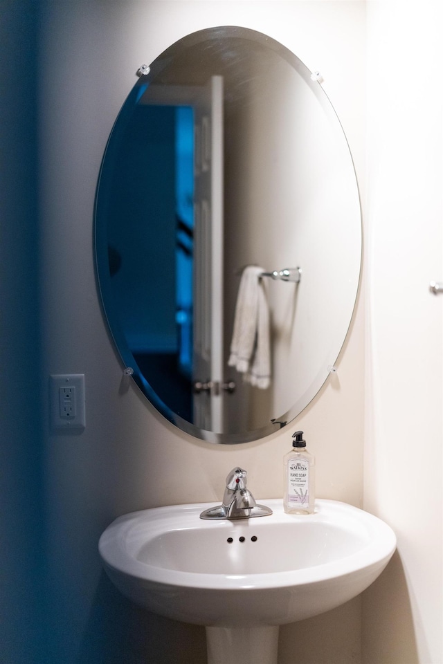 10 Zephyr Rd, Palmyra, VA 22963 - bathroom with a sink