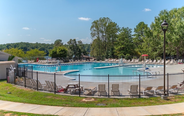 10 Zephyr Rd, Palmyra, VA 22963 - community pool with a patio area
