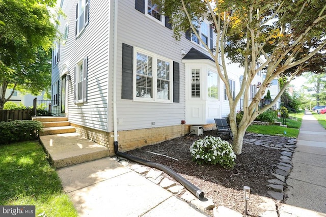 769 Cherry Tree Ln, Warrenton, VA 20186 - view of side of home