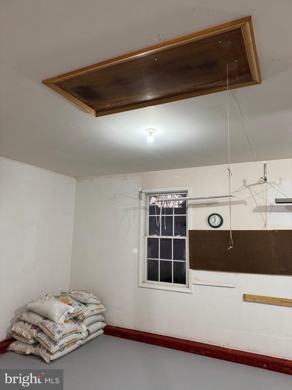 5519 Bazzanella Dr, Mineral, VA 23117 - detailed view of concrete floors