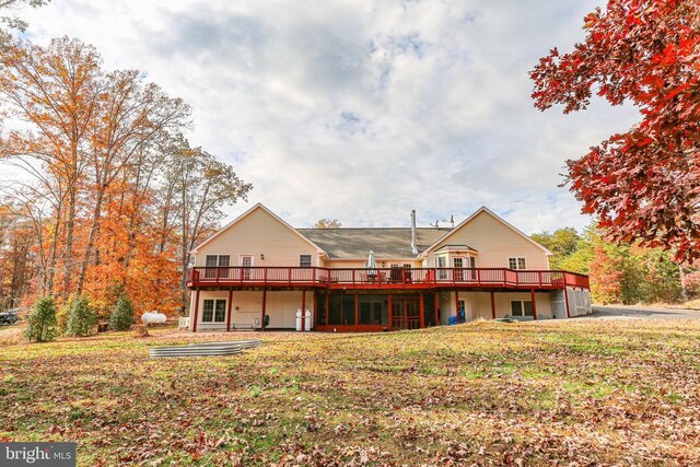5519 Bazzanella Dr, Mineral, VA 23117 - back of house with a deck and a lawn