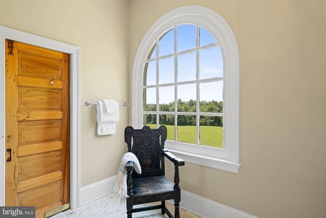 8833 Wales Rd N, Warrenton, VA 20186 - sitting room with baseboards
