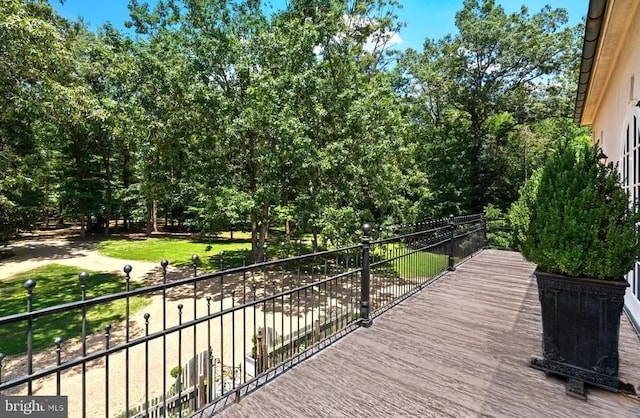 8833 Wales Rd N, Warrenton, VA 20186 - view of wooden terrace