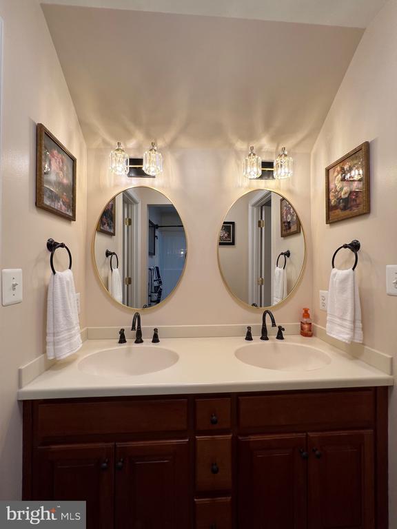 11207 Valor Bridge Dr, Spotsylvania, VA 22551 - photo 57