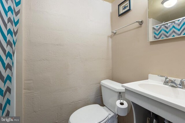 130 Morningside Dr, Culpeper, VA 22701 - full bath with vanity and curtained shower