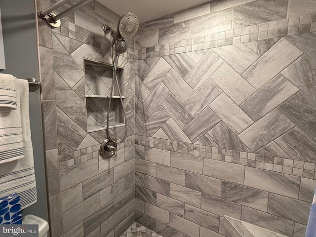 514 Constitution Blvd, Locust Grove, VA 22508 - bathroom with a tile shower
