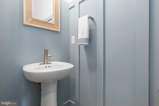 10501 Afton Grove Ct, Fredericksburg, VA 22408 - bathroom featuring a sink