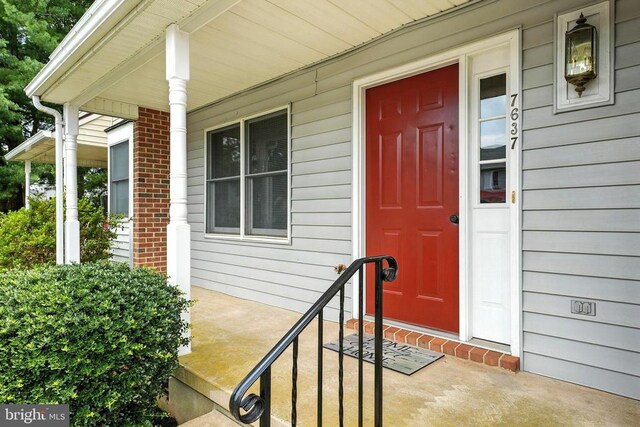 7637 Wankoma Dr, Remington, VA 22734 - view of exterior entry with covered porch