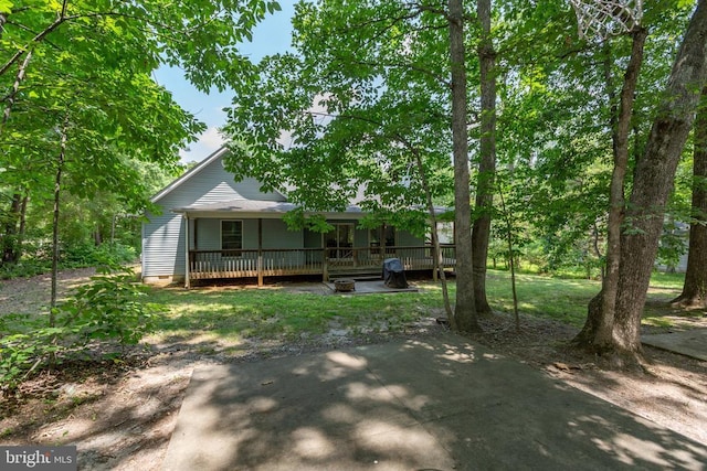 103 Patrick Henry Ct, Locust Grove, VA 22508 - back of property featuring a porch