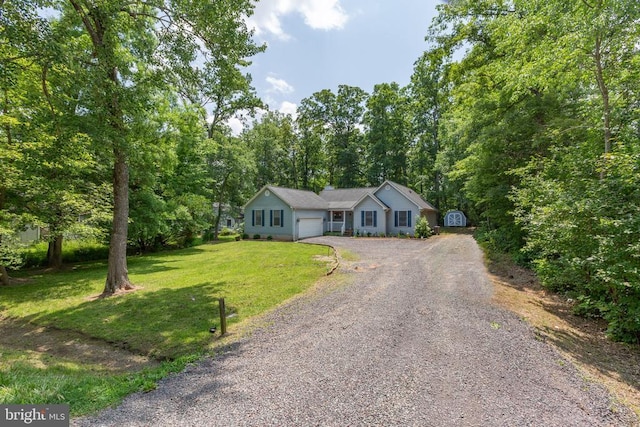 103 Patrick Henry Ct, Locust Grove, VA 22508 - ranch-style home featuring gravel driveway, a garage, and a front lawn