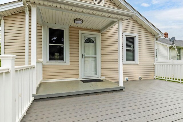 238 Charlotte Ave N, Waynesboro, VA 22980 - deck with fence