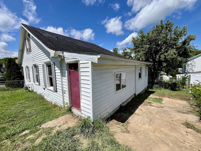 1112 Butler St, Staunton, VA 24401 - view of side of home