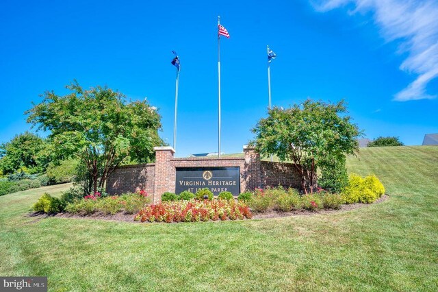 9822 White Oak Swamp Ct, Fredericksburg, VA 22407 - community / neighborhood sign with a lawn