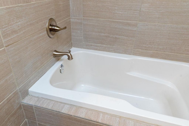 117 Villa View Dr, Staunton, VA 24401 - bathroom with a bath
