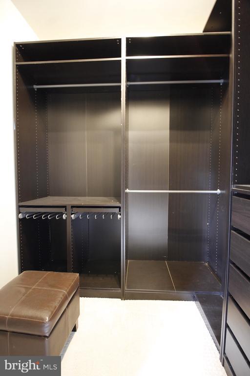  - detailed view of elevator